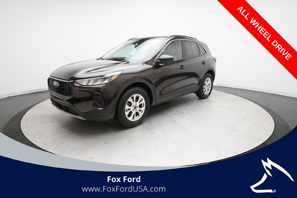 Used 2023 Ford Escape Active w/ Tech Pack #1 AWD/4WD image 1