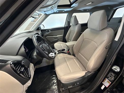 Used 2023 Kia Soul EX image 14