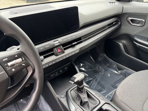 Used 2025 Kia K4 LXS image 17