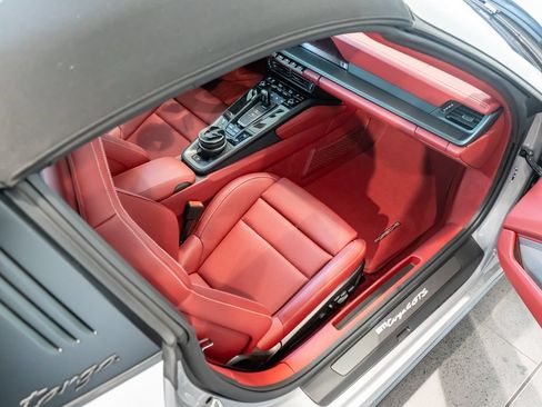 Certified 2026 Porsche 911 Targa 4 GTS AWD/4WD image 25