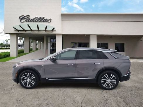 New 2026 Cadillac Lyriq Premium Luxury image 2