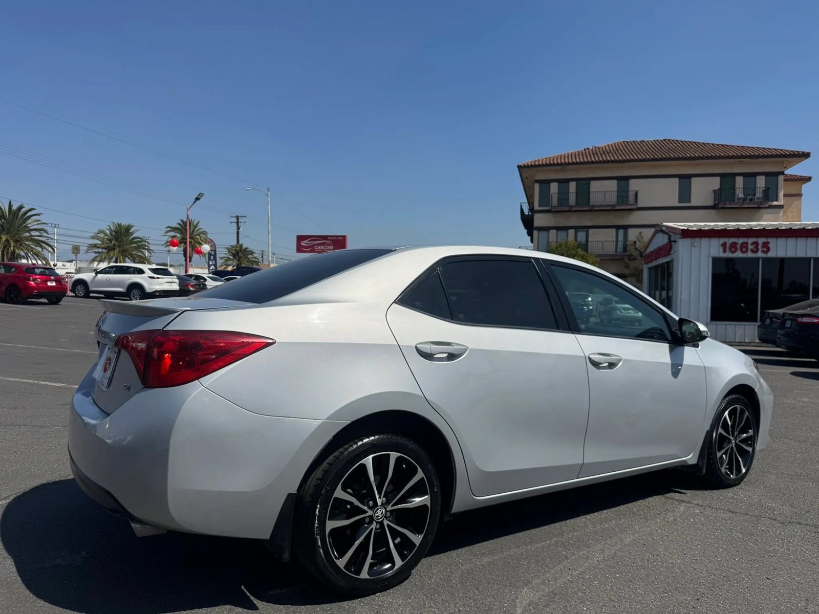 Used 2017 Toyota Corolla SE w/ Carpet Mat Package (TMS) FWD image 9