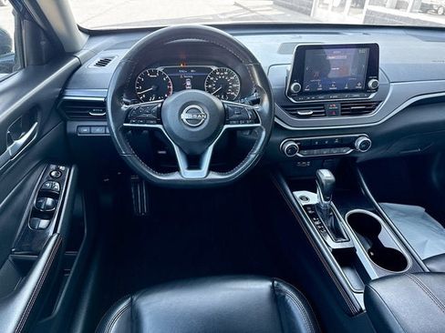 Used 2024 Nissan Altima 2.5 SR FWD image 17