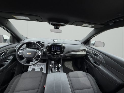 Certified 2023 Chevrolet Traverse LT image 2