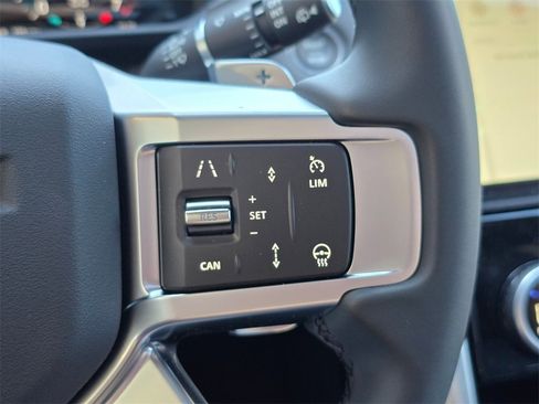 New 2025 Land Rover Discovery S image 21