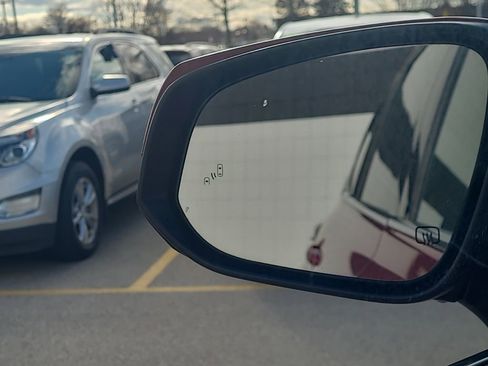 Used 2020 Toyota Highlander Limited image 25