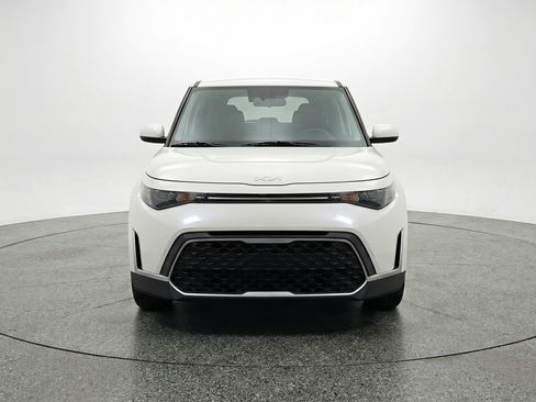 Used 2025 Kia Soul LX w/ LX Technology Package image 2