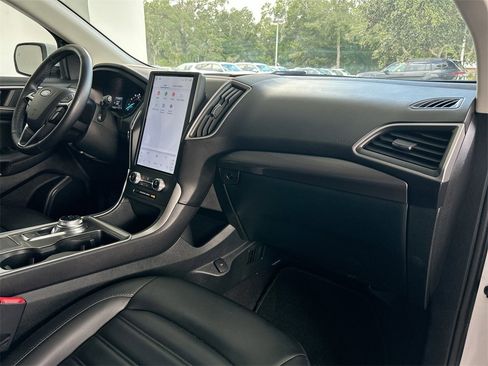 Used 2024 Ford Edge SEL image 31