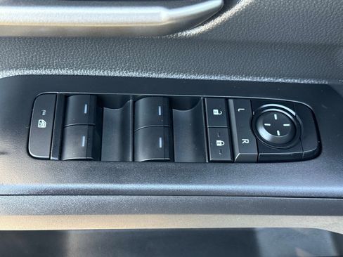 Used 2024 Toyota Tacoma TRD Off-Road AWD/4WD image 21