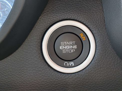 Used 2024 RAM 1500 Laramie AWD/4WD image 31