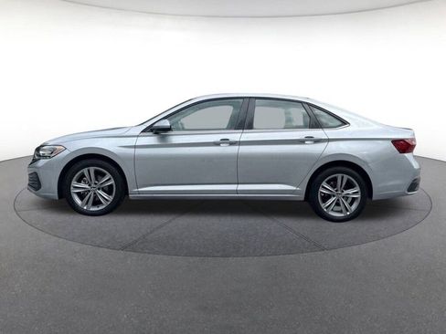 Used 2024 Volkswagen Jetta SE image 19