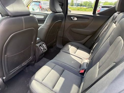 Used 2024 Volvo XC40 B5 Core AWD/4WD image 7