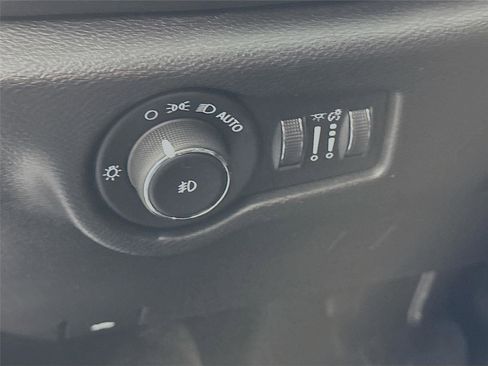 Used 2020 Chrysler Pacifica Touring-L w/ S Appearance Package image 10