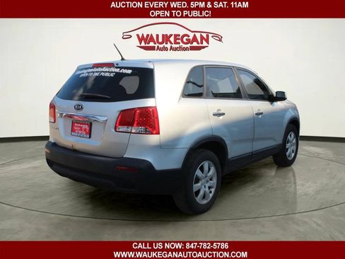 Used 2011 Kia Sorento 2WD image 3