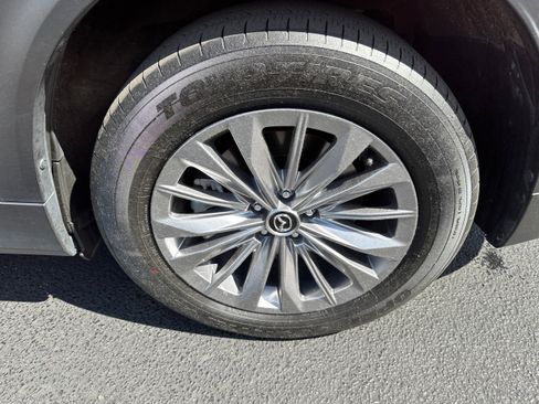 Certified 2024 MAZDA CX-90 Plug-In Hybrid w/ Preferred AWD/4WD image 28