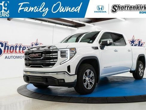 Used 2024 GMC Sierra 1500 SLT image 1