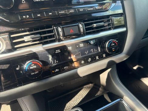 Certified 2024 Nissan Pathfinder SL w/ SL Premium Package image 41