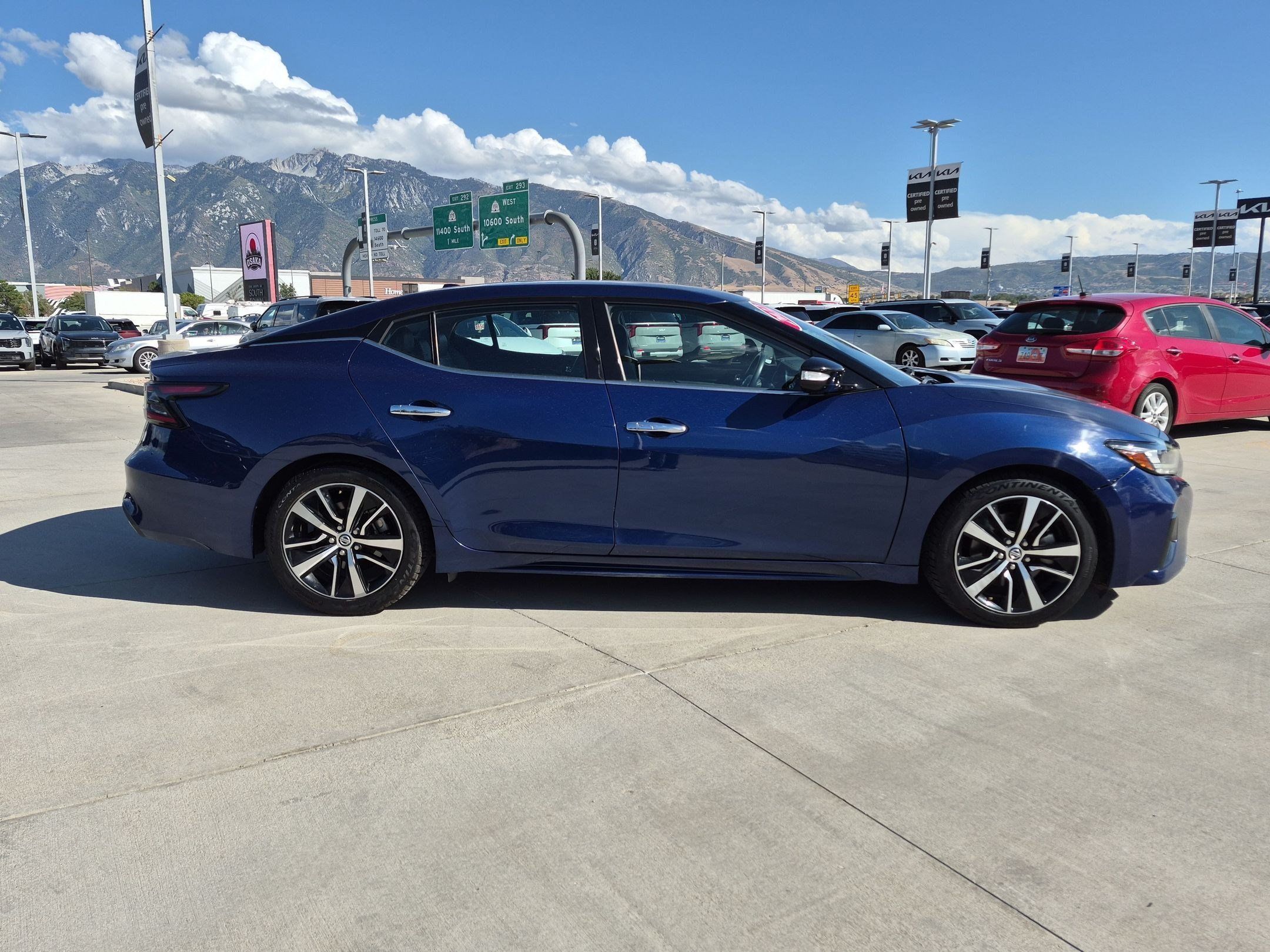 Used 2022 Nissan Maxima SV w/ Floor Mat Group FWD image 7