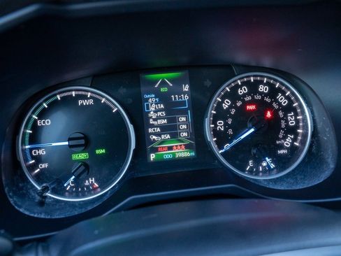 Certified 2022 Toyota RAV4 XLE Premium image 12