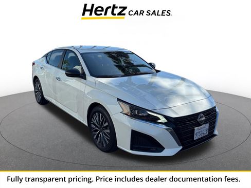 Used 2025 Nissan Altima 2.5 SV FWD image 1