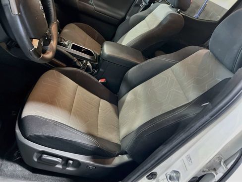 Used 2022 Toyota Tacoma TRD Off-Road w/ Technology Package RWD image 18