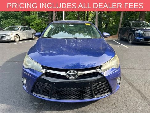Used 2015 Toyota Camry SE FWD image 3