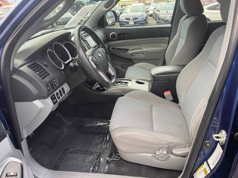 Used 2014 Toyota Tacoma PreRunner w/ TRD Sport Package image 17