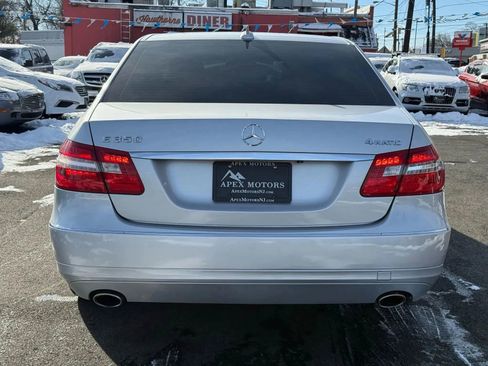 Used 2011 Mercedes-Benz E 350 4MATIC Sedan image 9
