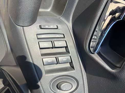 Used 2019 Chevrolet Trax LT w/ LT Convenience Package FWD image 20