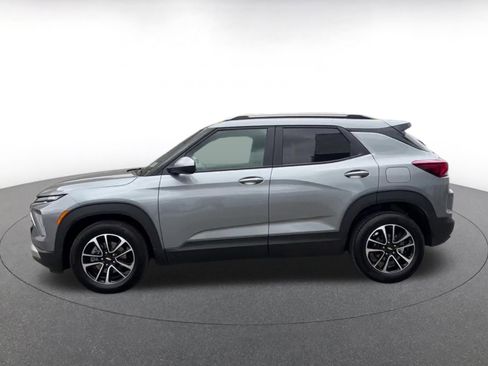 Used 2025 Chevrolet TrailBlazer LT image 9