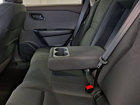 Used 2023 Nissan Rogue S image 26