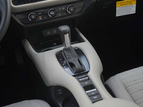 New 2026 Honda HR-V LX image 17
