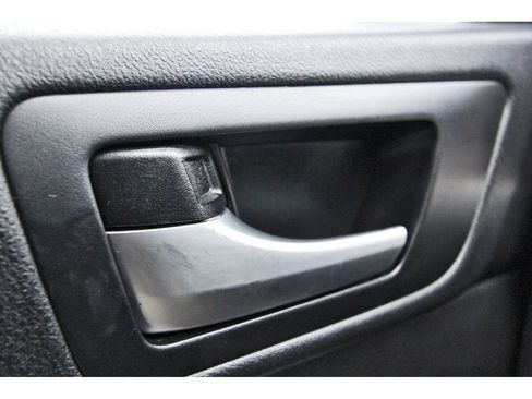 Used 2017 Toyota Highlander XLE FWD image 21
