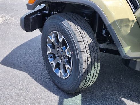 New 2026 Jeep Gladiator Sport AWD/4WD image 31