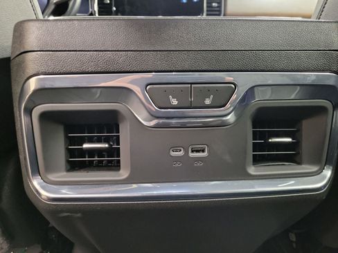 Used 2024 Chevrolet Silverado 1500 High Country w/ High Country Premium Package image 22