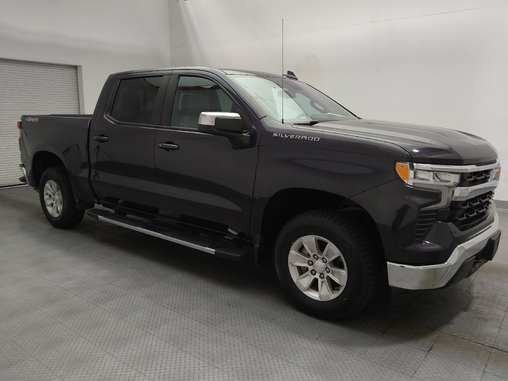 Used 2024 Chevrolet Silverado 1500 LT w/ Leather Package AWD/4WD image 11