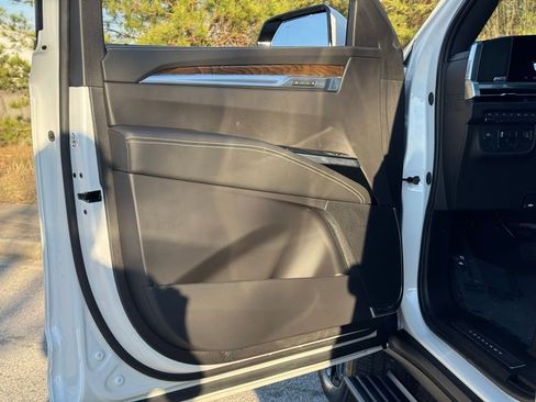 Certified 2025 Cadillac Escalade Sport Platinum image 27