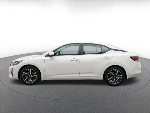 Used 2025 Nissan Sentra SV FWD image 9