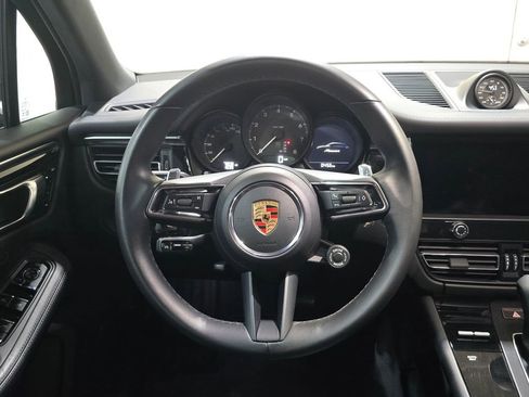 Used 2024 Porsche Macan image 10