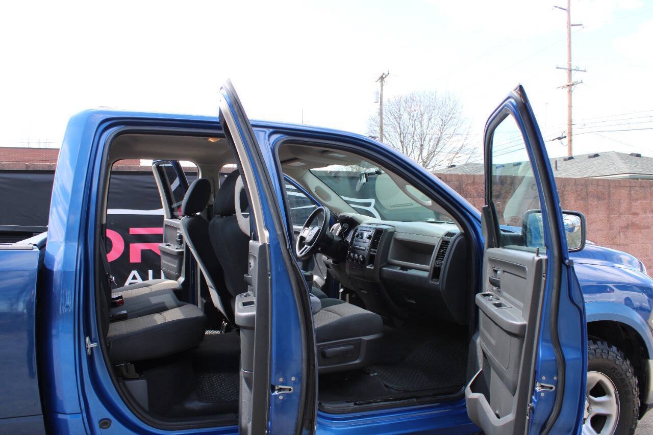 Used 2011 RAM 1500 ST w/ SXT Appearance Group AWD/4WD image 18
