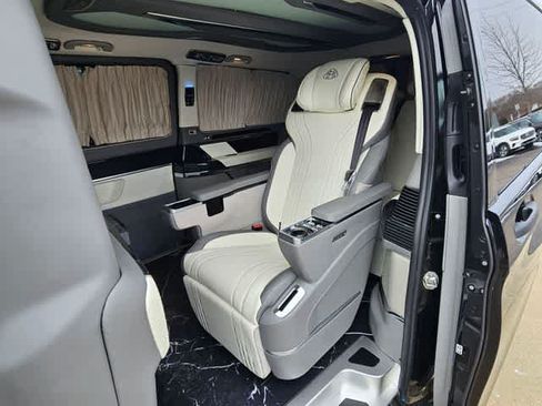 Used 2023 Mercedes-Benz Metris Passenger image 19