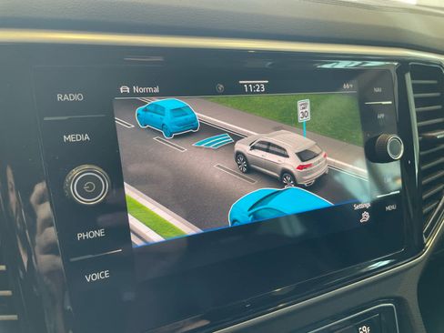 Used 2023 Volkswagen Atlas Cross Sport SEL Premium R-Line image 18