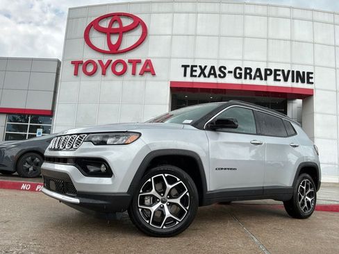Used 2025 Jeep Compass Limited AWD/4WD image 2