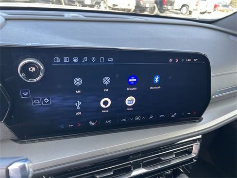 Certified 2025 Chevrolet Traverse LT image 12