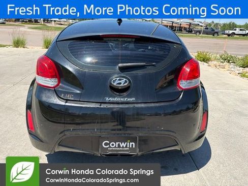 Used 2013 Hyundai Veloster w/ Tech Pkg FWD image 4