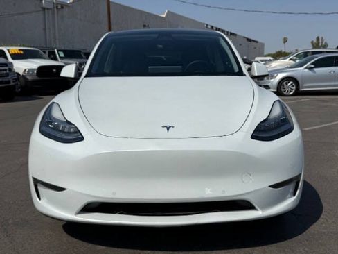 Used 2022 Tesla Model Y Long Range AWD/4WD image 8