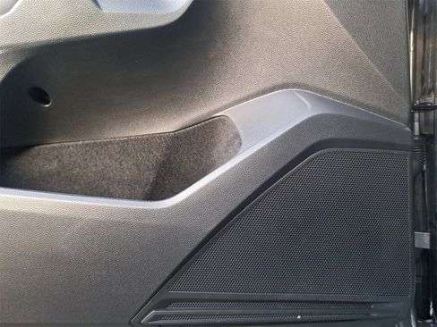 Certified 2022 Volkswagen Tiguan SE w/ Panoramic Sunroof Package image 28