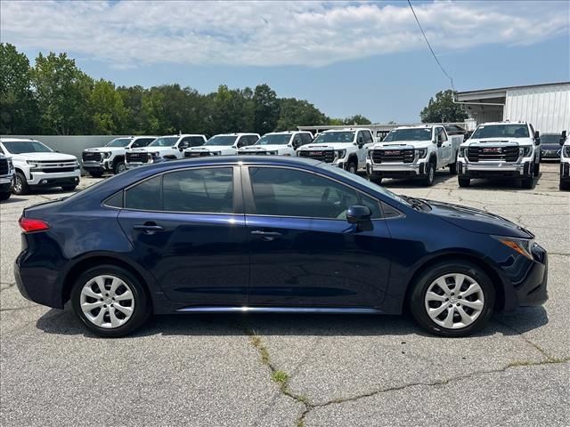 Used 2025 Toyota Corolla LE FWD image 12