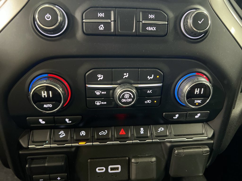 Used 2019 Chevrolet Silverado 1500 RST AWD/4WD image 16