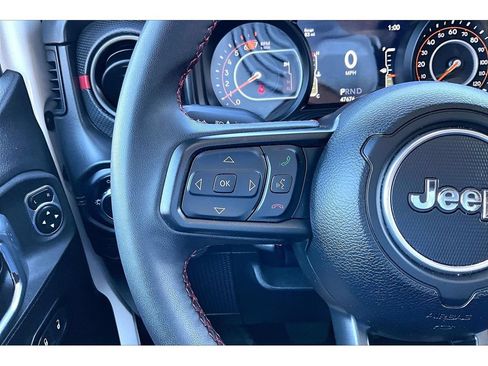 Certified 2025 Jeep Wrangler Unlimited Rubicon AWD/4WD image 11